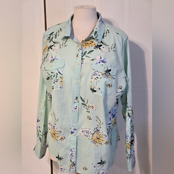 St Johns Bay.     Button-down top.  236 - Picture 2 of 4